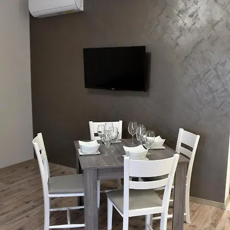 Vip Anvers 29 Villa Elenite